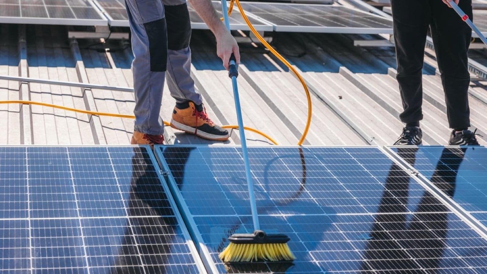 brush for cleaning solar panels