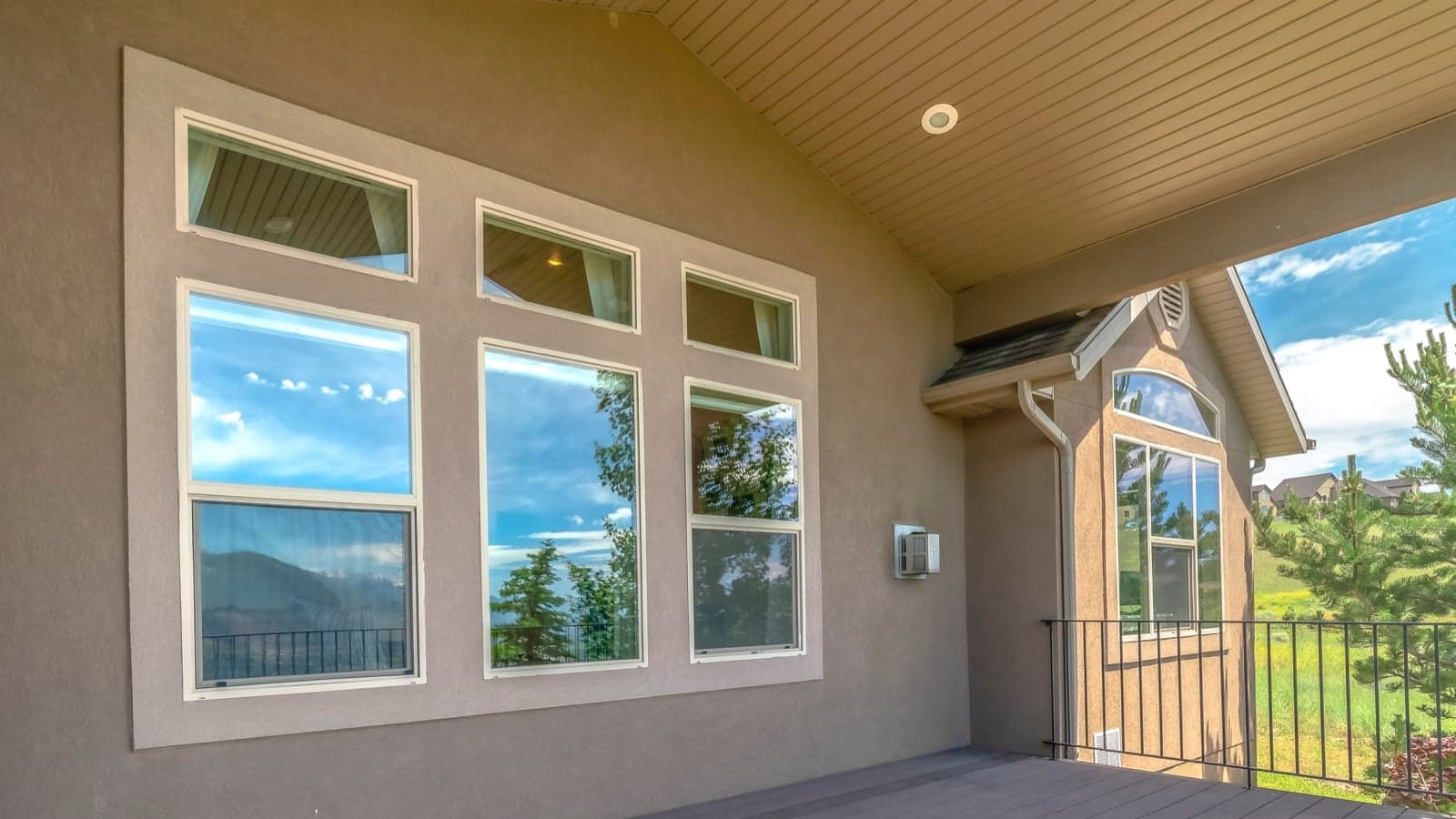 Why You Need Professional Window Washers in San Diego, Coastal Clarity’s Top Tips image